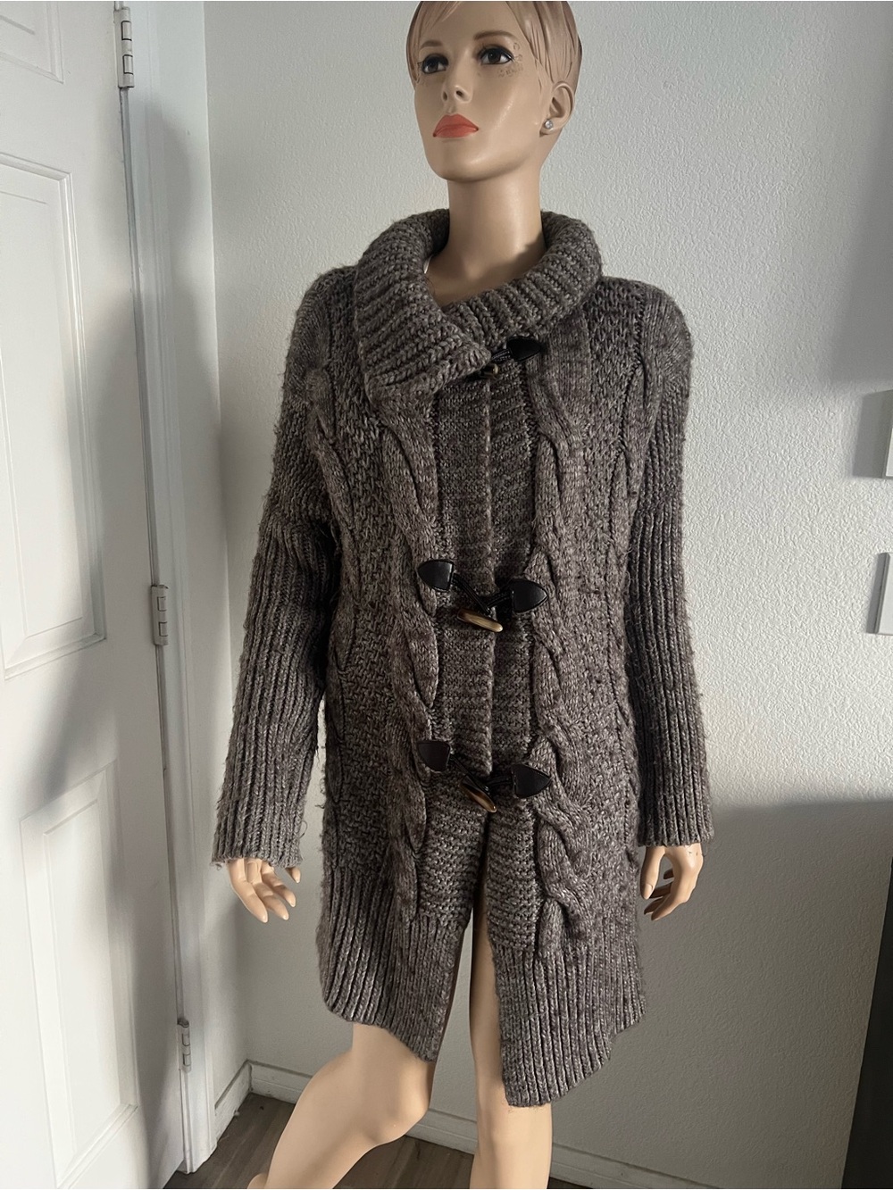 Women's Cable Knit Toggle Cardigan Sweater - Brown